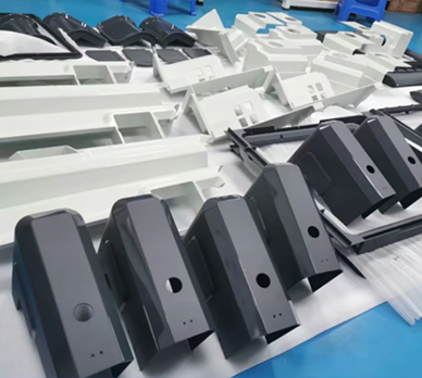 Welche Faktoren sollte ich beim Vergleich der Fähigkeiten und Kapazitäten verschiedener CNC-Fertigungsunternehmen in China berücksichtigen?