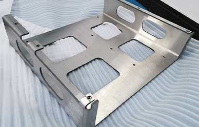 Blechbearbeitung von Stahlteilen für die Luft- und Raumfahrt 3